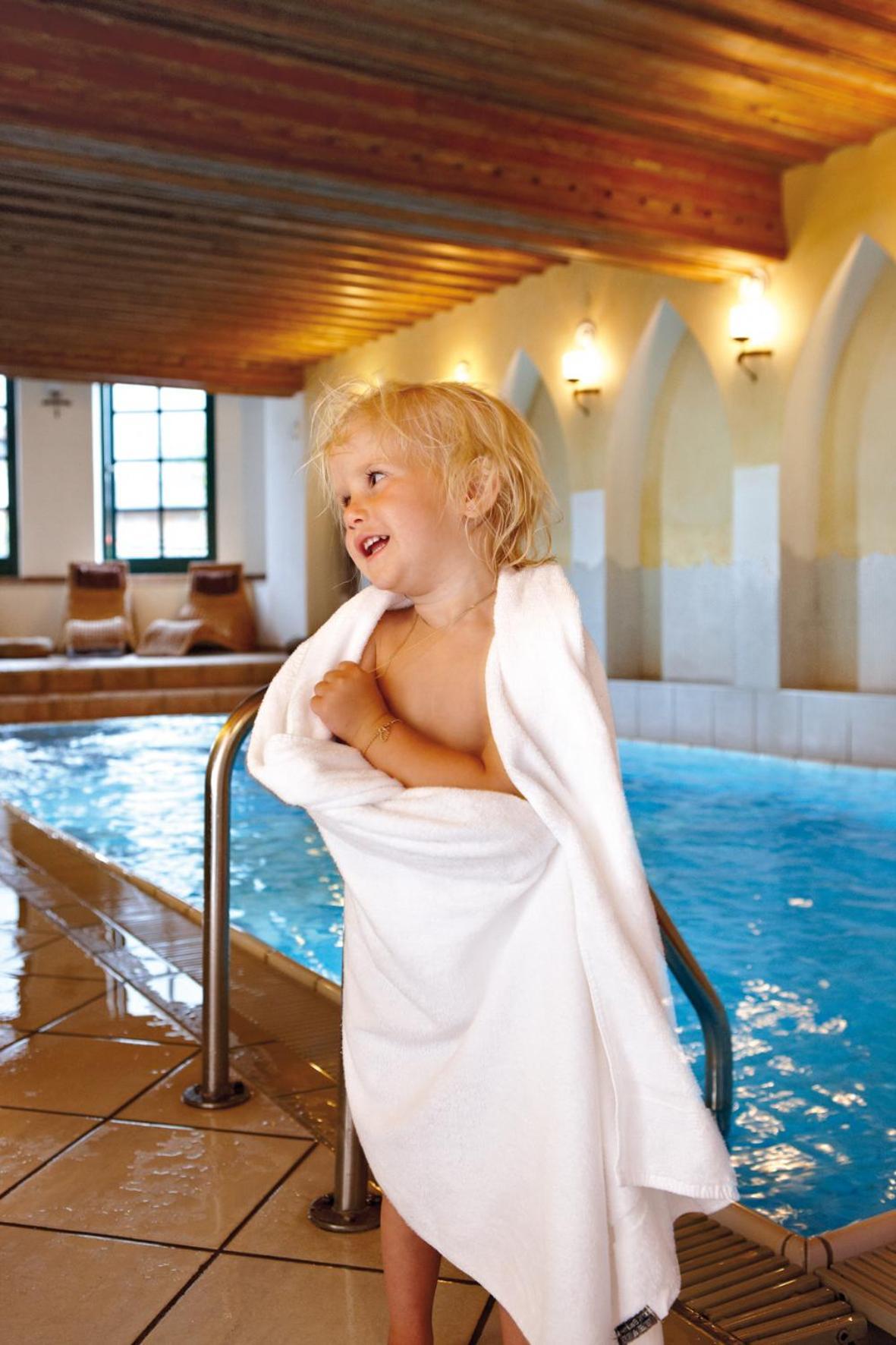 Hotel Unterbrunn Apartments & Gaestehaus Нойкірхен-ам-Гросфенедігер Екстер'єр фото